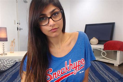 foto hot mia khalifa|269 Mia Khalifa Photos & High Res Pictures